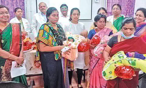 ராயபுரம் ஆர்.எஸ்.ஆர்.எம். ஆஸ்பத்திரியில் பெண்ணுக்கு ஒரே பிரசவத்தில் 3 குழந்தைகள் பிறந்தன