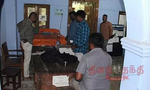 சேலத்தில் உள்ள நகர் ஊரமைப்பு அலுவலகத்தில் லஞ்ச ஒழிப்பு போலீசார் சோதனை கணக்கில் வராத ரூ.25 ஆயிரம் பறிமுதல்