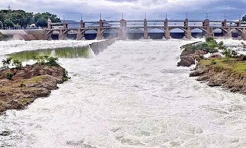 மேட்டூர் அணையில் ஒரு லட்சம் கன அடிக்கு மேல் நீர் திறக்க வாய்ப்பு - கரையோர மக்களுக்கு எச்சரிக்கை...!
