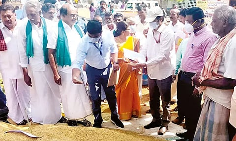 தஞ்சையில் நெல் கொள்முதல் நிலையங்களில் மத்திய குழுவினர் ஆய்வு