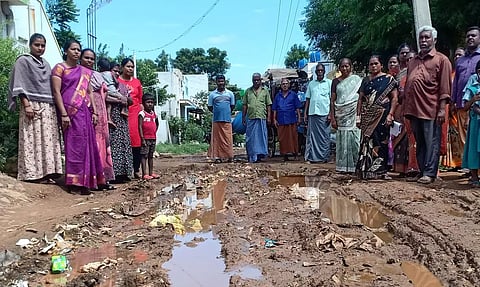 அடிப்படை வசதிகள் கோரி பொதுமக்கள் ஆர்ப்பாட்டம்