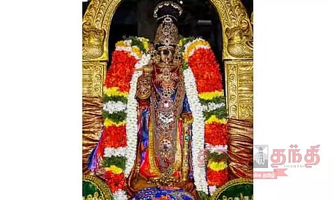 சவுரிக்கொண்டை அலங்காரத்தில் நம்பெருமாள்