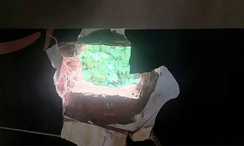 அமேசான் நிறுவன குடோனில் துளையிட்டு பொருட்கள் கொள்ளை - ஊழியர்கள் அதிர்ச்சி