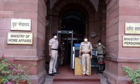 பாலியல் வன்கொடுமை குற்றச்சாட்டு; மூத்த ஐ.ஏ.எஸ். அதிகாரி பணியிடை நீக்கம்: மத்திய அரசு அதிரடி