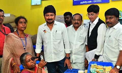 ரேஷன் கடைகளில் புதிய நடைமுறை "மக்கள் வரவேற்றால் தமிழகம் முழுவதும்" - அமைச்சர் சக்கரபாணி தகவல்