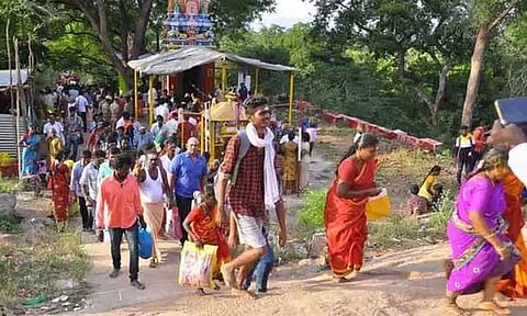 தொடர் மழை: சதுரகிரி கோவிலுக்கு செல்ல பக்தர்களுக்கு தடை