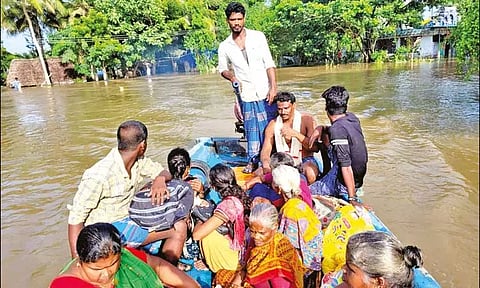 கொள்ளிடம் ஆற்றில் கூடுதல் தண்ணீர் திறப்பு: 6 கிராமங்களை வெள்ளம் சூழ்ந்தது
