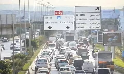 ரஷியா-உக்ரைன் போரால் இறக்குமதி பாதிப்பு - துனிசியாவில் கடும் எரிபொருள் தட்டுப்பாடு