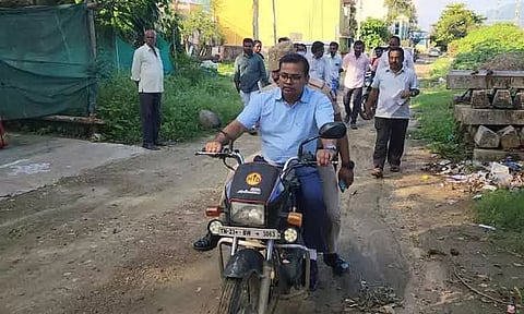 ரெயில்வே தரைப்பாலத்தில் தண்ணீர் தேங்குவதால் மக்கள் பாதிப்பு