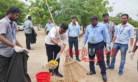 மதுரை விமான நிலையத்தில் தூய்மைப்பணி