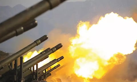 வடகொரியா தொடர்ந்து அடாவடி: தென்கொரியா எல்லை அருகே பீரங்கி குண்டுகளை வீசி சோதனை