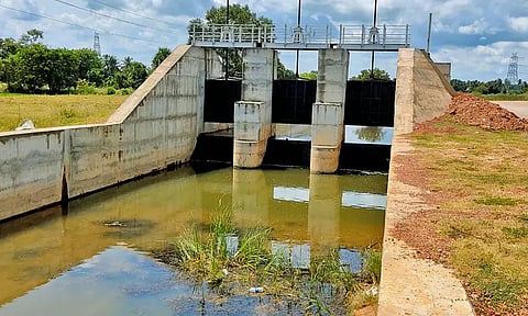 கண்ணன்கோட்டை-தேர்வாய் கண்டிகை நீர்த்தேக்கம் அருகே ரூ.10.83 கோடியில் மதகுகள் அமைக்கும் பணிகள் நிறைவு