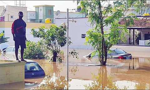 விடிய, விடிய கொட்டித்தீர்த்த கனமழை: வெள்ளக்காடாக மாறிய ஓசூர்