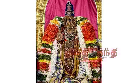 திருவாபரணங்களுடன் நம்பெருமாள்