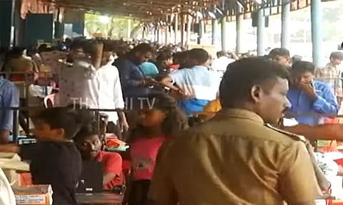 தீபாவளி பண்டிகையை முன்னிட்டு சென்னையில் பசுமை பட்டாசுகள் விற்பனை அமோகம்