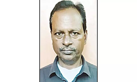 மின்வாரியத்தில் வேலை வாங்கித்தருவதாக கூறி ரூ.70 லட்சம் மோசடி செய்த ஆசிரியர் கைது