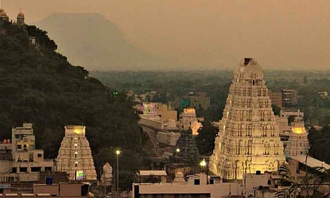 நாளை சூரிய கிரகணம்: ஸ்ரீகாளஹஸ்தி சிவன் கோவில் திறந்தே இருக்கும்