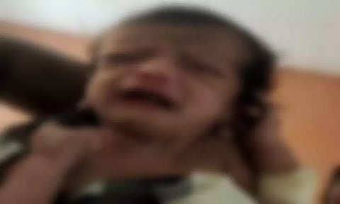 கழிவுநீர் கால்வாயில் பச்சிளம் பெண் சிசு வீச்சு