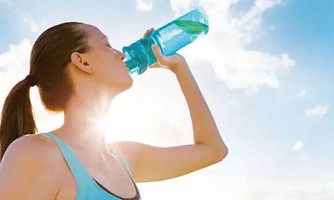 சூரிய ஒளியூட்டப்பட்ட குடிநீர்