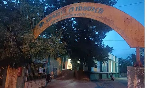 சிதம்பரம், பண்ருட்டி, வடலூரில் செயல்படாத உழவர் சந்தைகள்