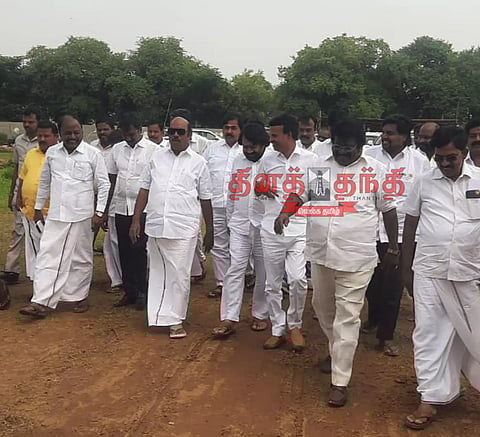 திராவிட மாடல் பயிற்சி பாசறையில் பங்கேற்க உதயநிதி ஸ்டாலின் வருகை பிரமாண்ட அரங்கம் அமைக்கும் பணியை அமைச்சர் எ.வ.வேலு ஆய்வு