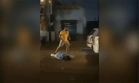 கோபத்தின் முடிவால் பறிபோன உயிர்: கார் பார்க்கிங்கில் தொடர்பாக வெடித்த சண்டை- இளைஞர் பலி