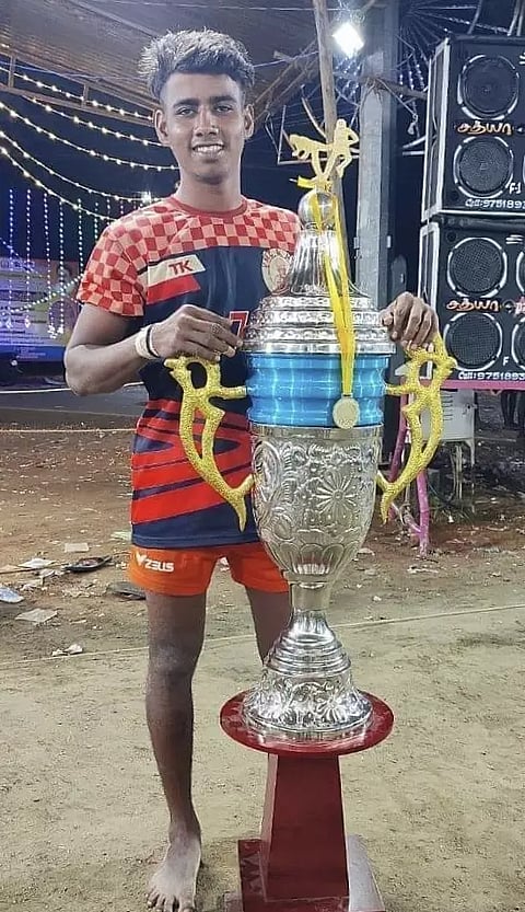 மயங்கி விழுந்து கல்லூரி மாணவர் சாவு