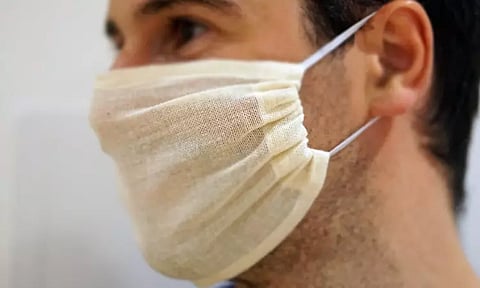 திருப்பதி: முக கவசத்தில் பதுக்கி ரூ.94 ஆயிரத்தை திருடிய வங்கி ஊழியர் கைது