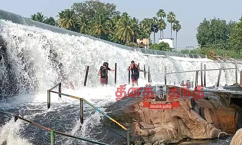 10 நாட்களுக்கு பிறகு கொடிவேரி அணையில் சுற்றுலா பயணிகள் குளிக்க அனுமதி