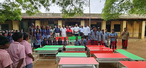 ஸ்மார்ட் வகுப்பறைக்கு இலவசமாக இருக்கைகள் வழங்கல்