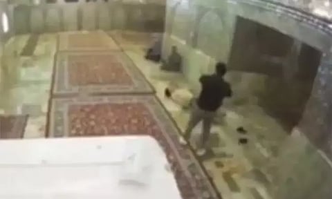 ஈரானில் பயங்கரம்: வழிபாட்டு தலத்தில் பயங்கரவாதிகள் துப்பாக்கி சூடு - 15 பேர் பலி