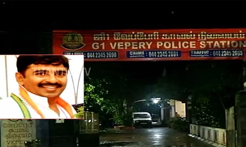 தமிழக காங்கிரஸ் நிர்வாகிக்கு கத்திக்குத்து - 4 பேர் கைது