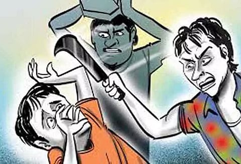 தொழிலாளி உள்பட 2 பேருக்கு அரிவாள் வெட்டு