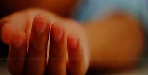 ஈரோடு கொல்லம்பாளையம் பகுதியில் அழுகிய நிலையில் பெண் பிணம்