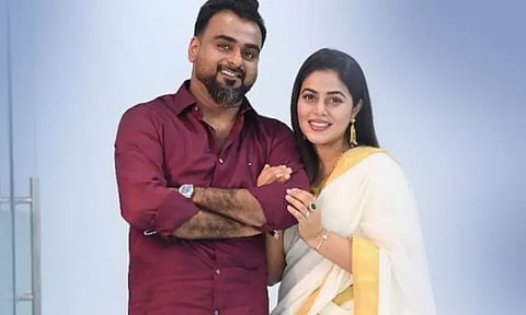 கணவரின் திருமண பரிசு... நடிகை பூர்ணாவுக்கு சொகுசு வீடு, நகைகள்