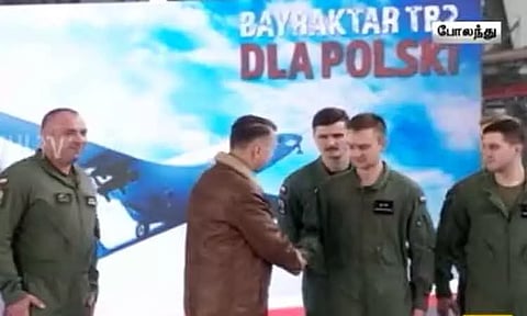 துருக்கியில் தயாரிக்கப்பட்ட ஆளில்லா விமானங்கள் - போலந்து ராணுவத்திடம் ஒப்படைப்பு