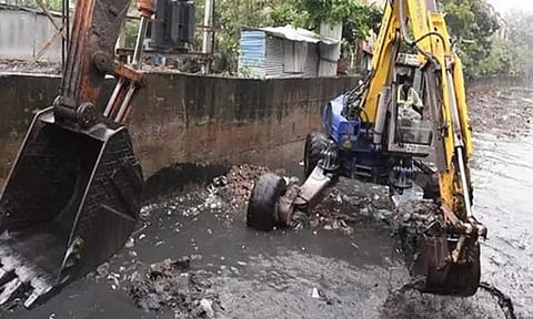 சென்னையில் 2,106 தெருக்களில் கழிவுநீர் குழாயில் கசடு அகற்றும் பணி தொடக்கம்