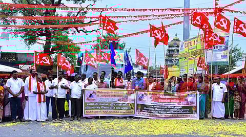 பொதுத்துறை நிறுவனங்களை தனியார் மயமாக்க கூடாது
