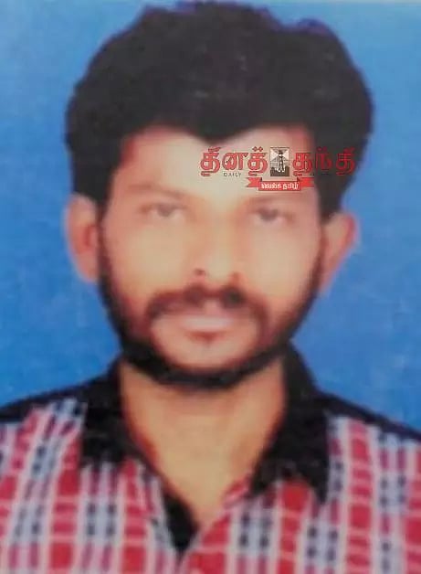 வாலிபர் பிணம்