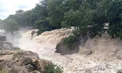 ஒகேனக்கலுக்கு நீர்வரத்து 20 ஆயிரம் கனஅடியாக அதிகரிப்பு