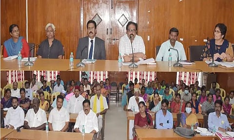 ஊராட்சி மன்ற தலைவர்கள்-அதிகாரிகள் பங்கேற்பு: குழந்தை திருமணம் தடுப்பது குறித்து ஒருங்கிணைப்பு குழு கூட்டம்