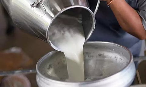 நவ.5ஆம் தேதி முதல் ஆவின் பால் கொள்முதல் விலை உயர்வு..!!