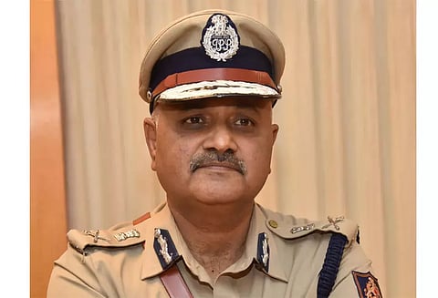 கர்நாடகத்தில் வாகன திருட்டு குறித்து ஆன்லைனில் புகார் அளிக்கலாம்; போலீஸ் டி.ஜி.பி. பிரவீன் சூட் தகவல்