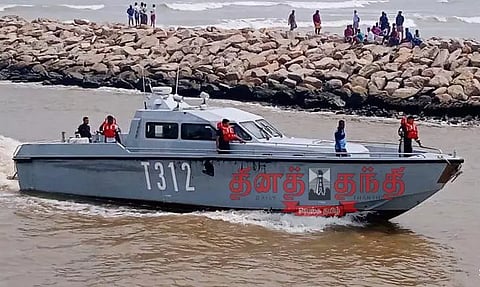 கடலில் விழுந்த சிறுவனின் கதி என்ன?