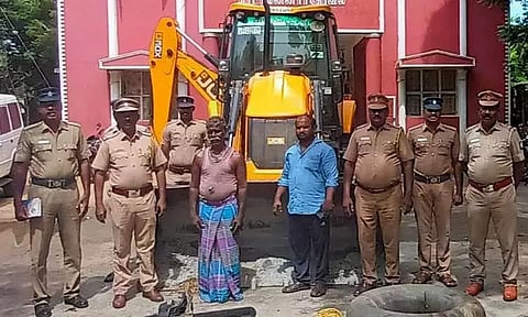 காட்டுமன்னார்கோவில் போலீஸ் நிலையத்தில் உபகரணங்களுடன் மீட்புகுழு தயார்