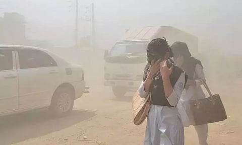 டெல்லியில் மிக மோசமடைந்த காற்றின் தரம்; நிலைமை தொடரும் என எச்சரிக்கை