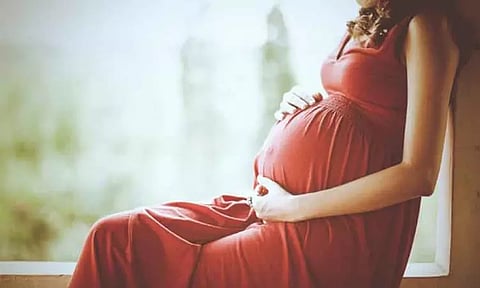 சிதம்பரத்தில் வயிற்றில் துணியை வைத்து கர்ப்பிணி போல் நடித்த இளம்பெண் பிரசவம் பார்க்க அழைத்து சென்ற டாக்டர்கள் அதிர்ச்சி