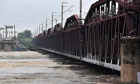 நாட்டில் 38 ஆயிரம் ரெயில்வே பாலங்கள் 100 ஆண்டுகள் பழமை வாய்ந்தவை