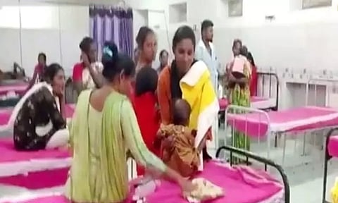 ராமநாதபுரம்: அங்கன்வாடி மையத்தில் பல்லி விழுந்த உணவை சாப்பிட்ட 9 குழந்தைகளுக்கு மயக்கம்...!