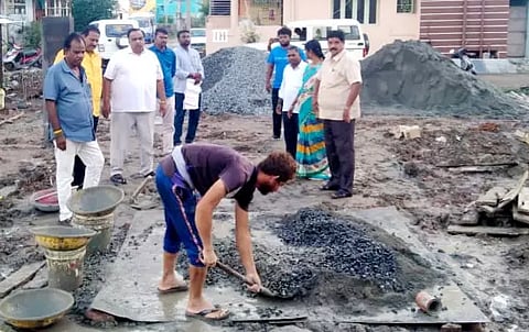 வளர்ச்சி திட்ட பணிகளை அதிகாரி ஆய்வு